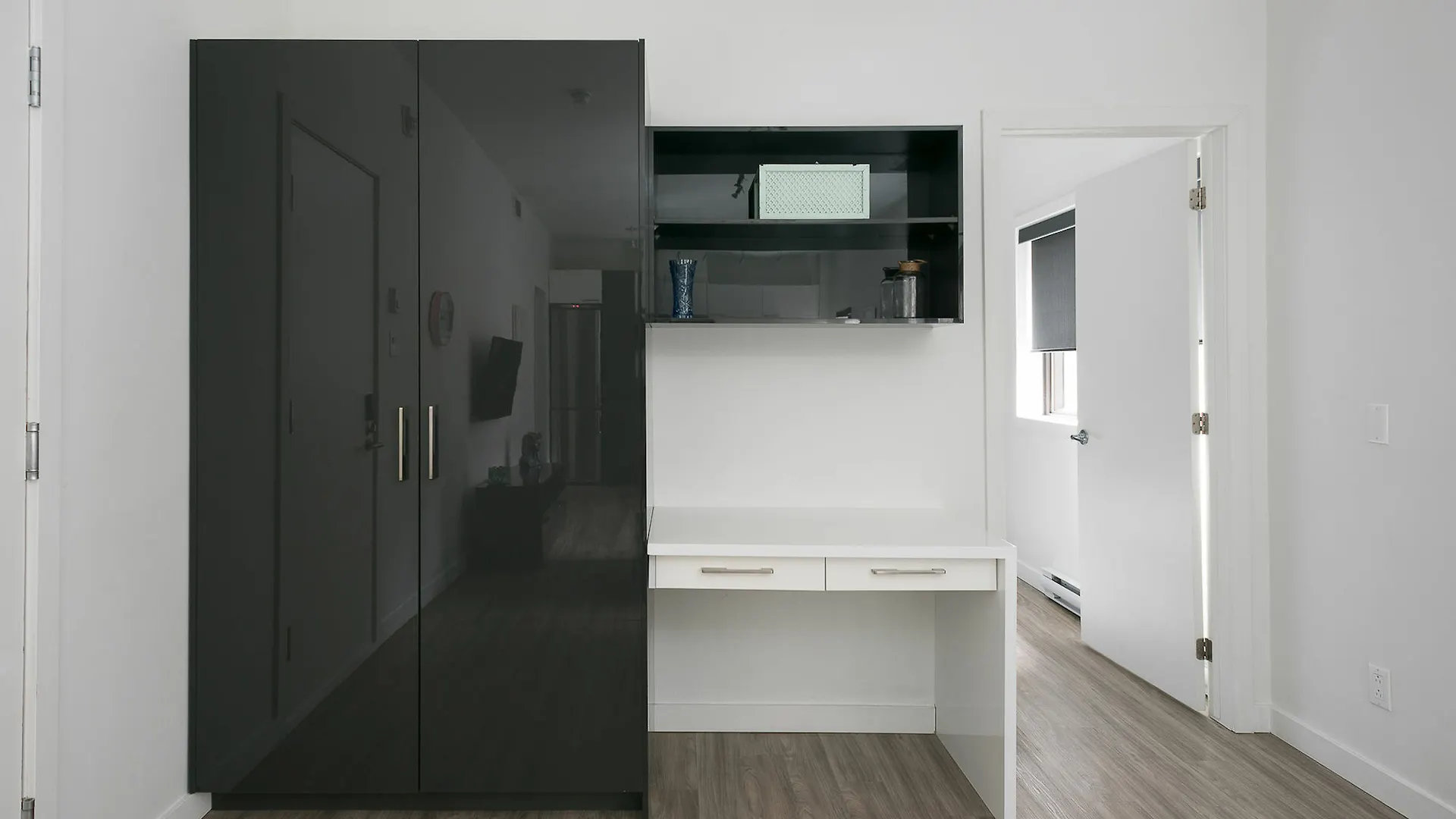 Contemporary 1Br In Downtown Mtl By Sonder contacts